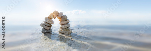 Steinbogen im Wasser photo