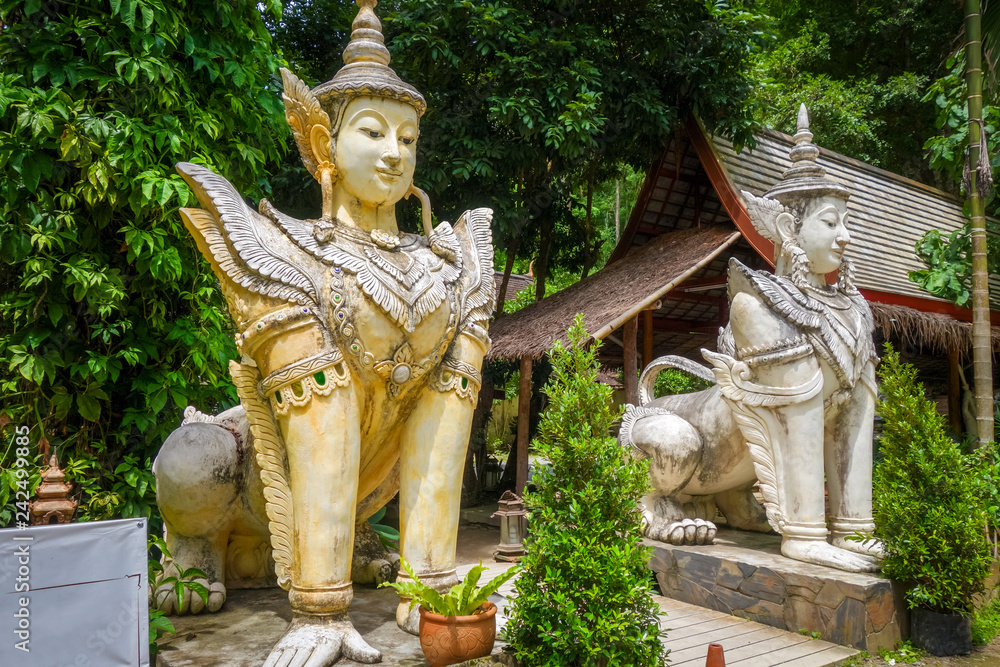 Obraz premium Statue in Wat Palad temple, Chiang Mai, Thailand