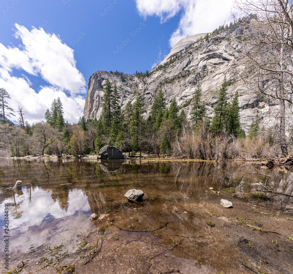 Obraz premium Park Narodowy Mirror Lake Yosemite
