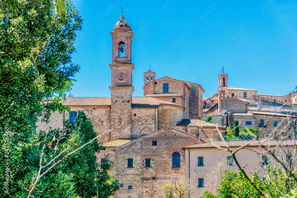 Altstadtansicht von Montepulciano in der Toskana