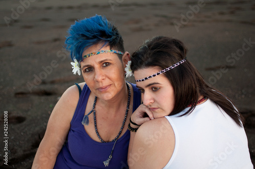 madre e hija amor photo