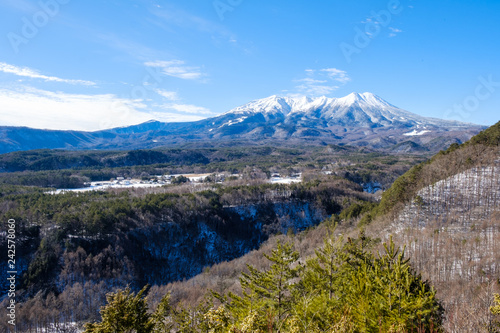 御岳山の冠雪　久藏峠からの眺め