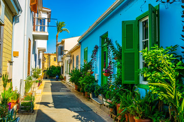 Fotobehang Cyprus Smal straatje in oude Nicosia  © dudlajzov