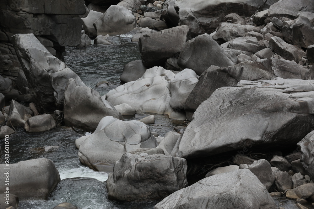 Obraz premium Black waterfall and nature