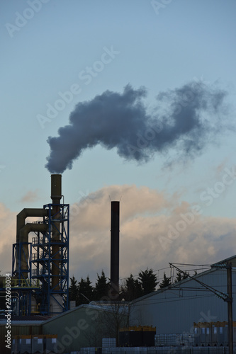 usine pollution fumée co carbone environnement planete