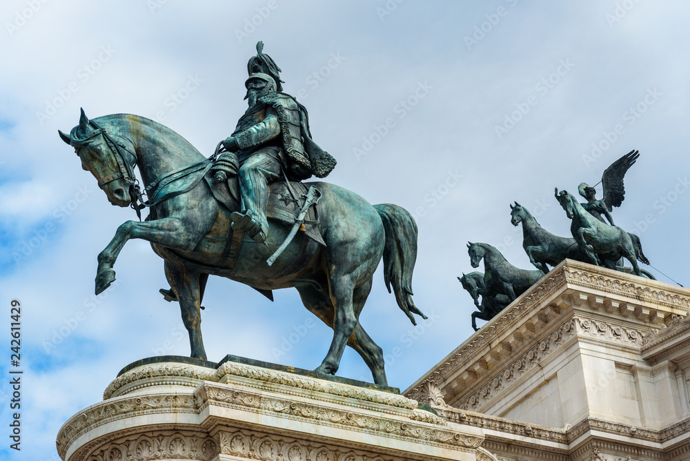 Obraz premium Statue of Vittorio Emanuele II at Vittorio Emanuele II Monument or Vittoriano. Rome. Italy