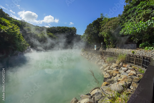 Obraz na płótnie The famous Hot Spring lake Beitou Thermal Valley. w salonie