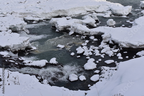 Fluss - Schneelandschaft - Snow