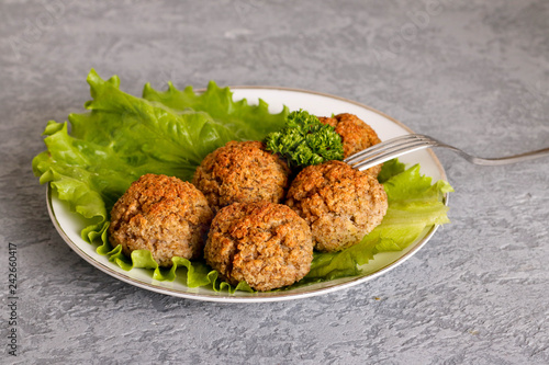 Vegetable cutlets with mushrooms and oat flakes