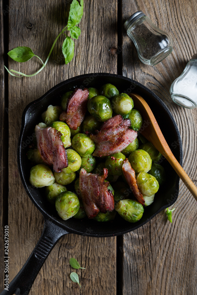 Brussels sprouts with fried bacon