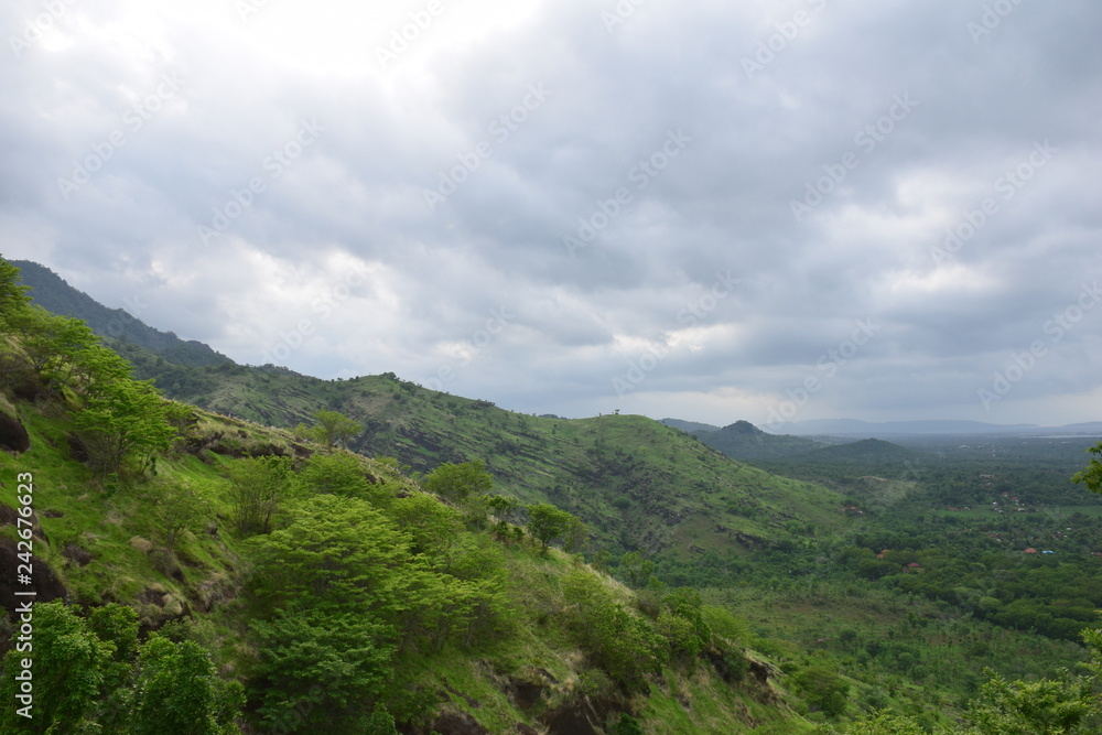 Fototapeta premium Overcast valley