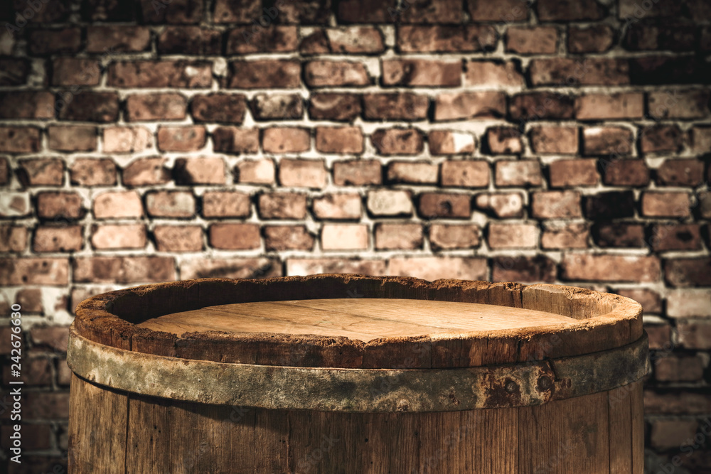 Naklejka premium Wooden retro old barrel and free space for your decoration 