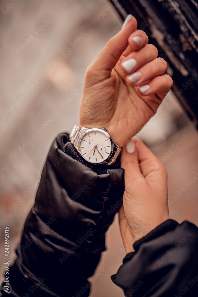 Watch in hand store for girl