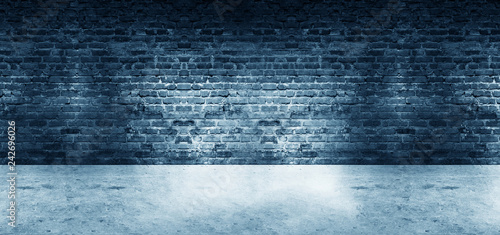 Empty room with old brick w...