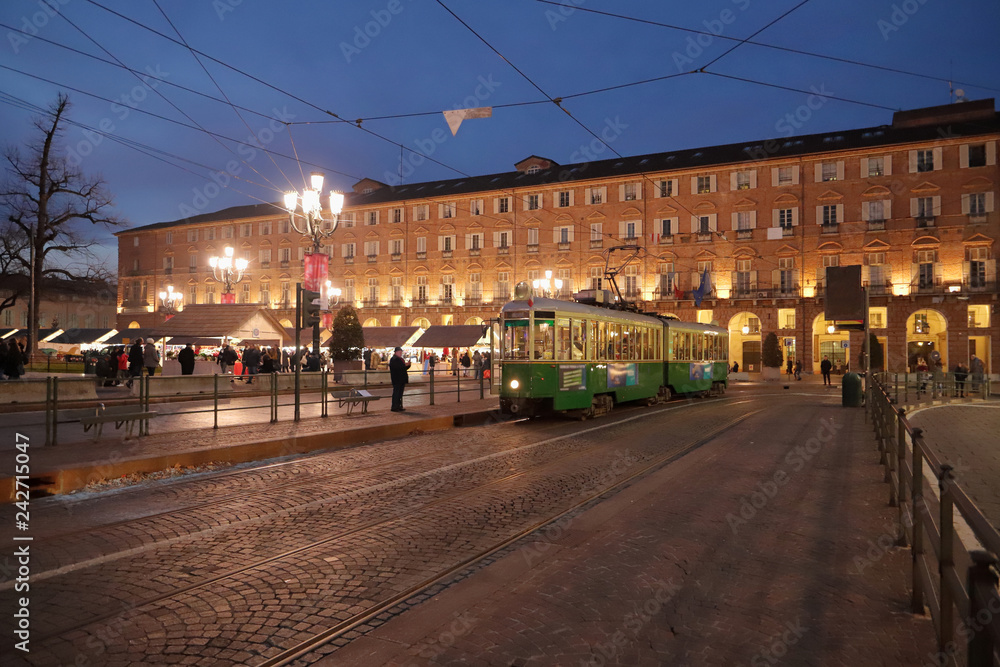 tram in piazza castello a torino in italia, europa