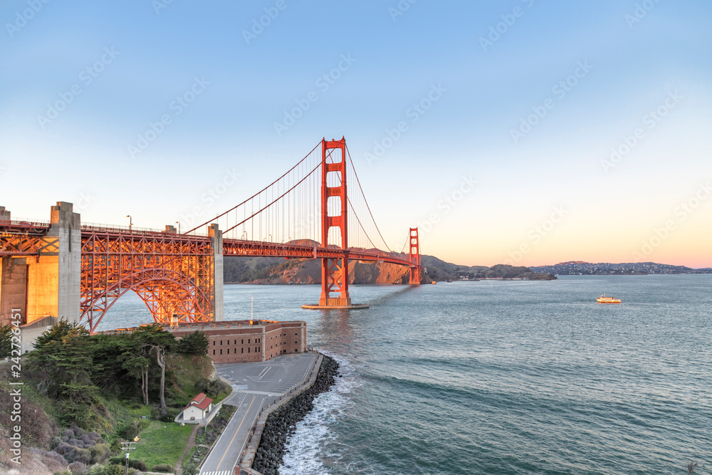 Fototapeta premium The Golden Gate Bridge in San Francisco