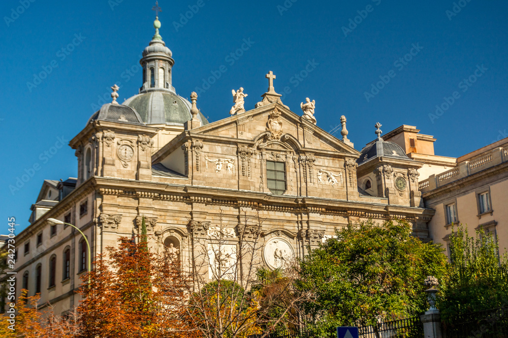 La iglesia de Santa Bárbara o iglesia de las Salesas Reales es un templo católico de la ciudad española de Madrid, forma parte del convento de las Salesas Reales