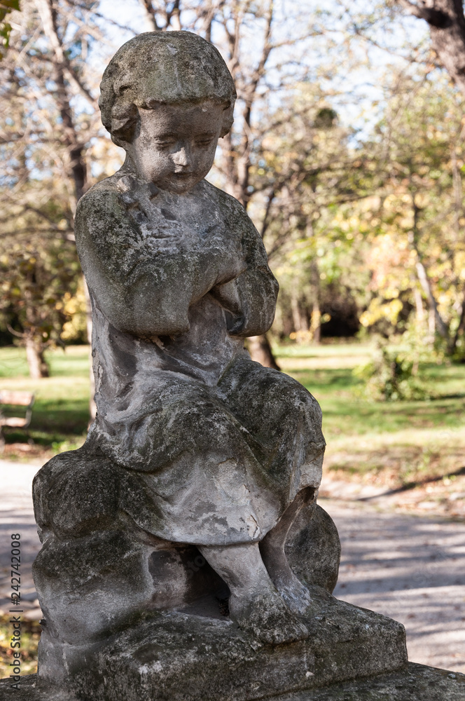 Fototapeta premium Skulptur am Friedhof