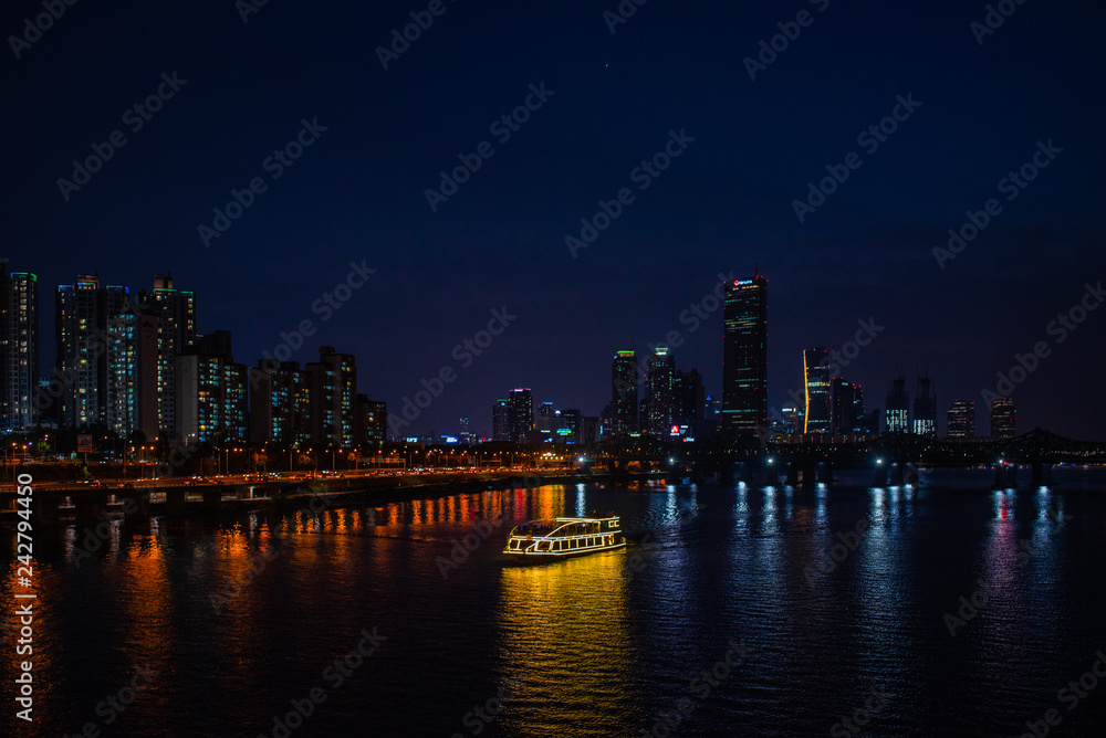 Fototapeta premium Han River cruise ship