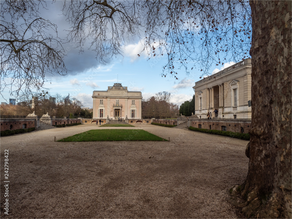 le jardin de Bagatelle dans le Bois de Boulogne à Paris