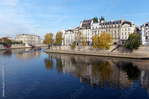 île Saint Louis reflection on Seine river in Paris city