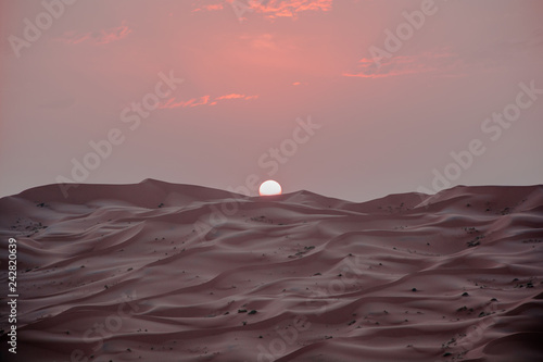 Paisaje puesta de sol en el desierto, espacio libre