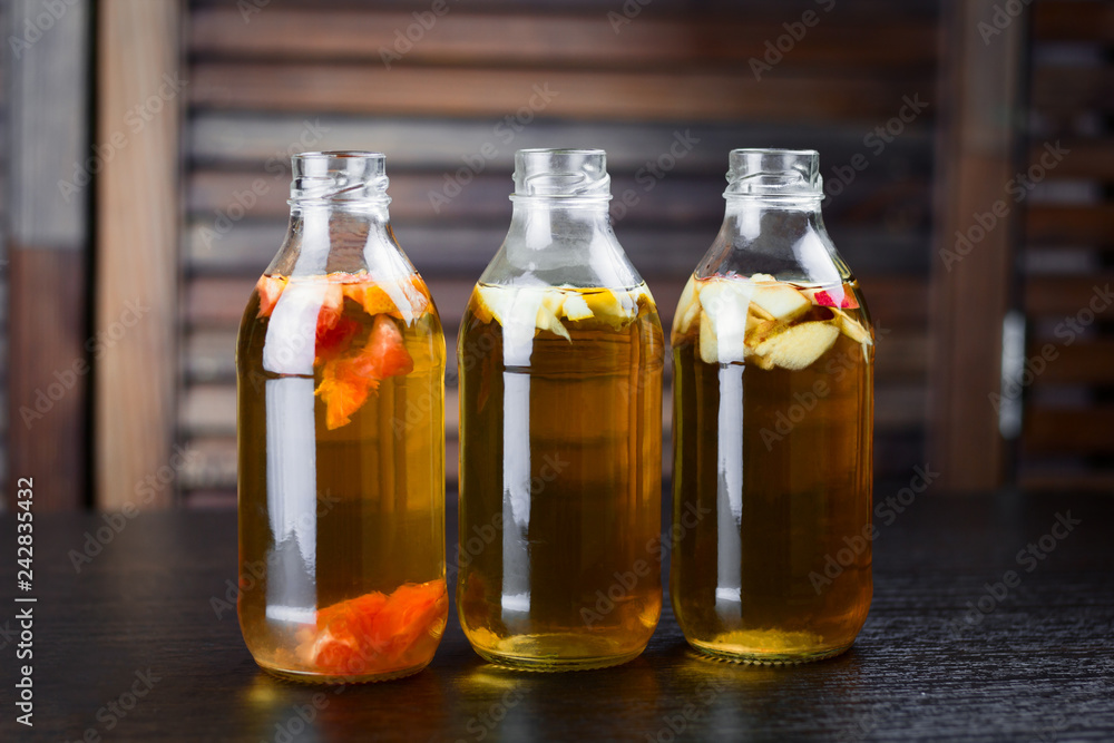 drink bottles with apple, grapefruit and lemon flavours drink bottles with apple, grapefruit and lemon flavours