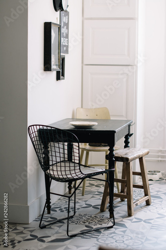 Intérieur table et chaises cuisine  photo