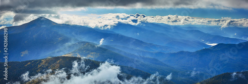 Beautiful view of the Chornohora Range in the Carpathians © shyshka