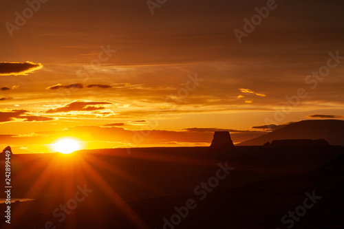 Sun rays over the desert and lake Powell © David Halgrimson
