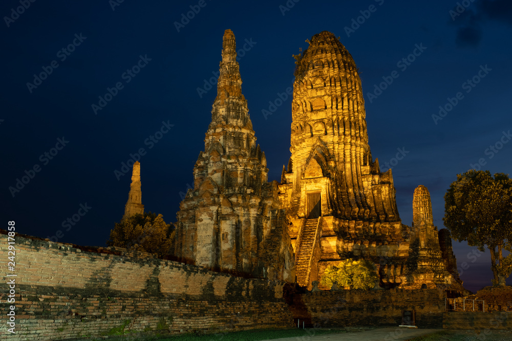 old famous temple in Thailand(Wat Chaiwattanaram)