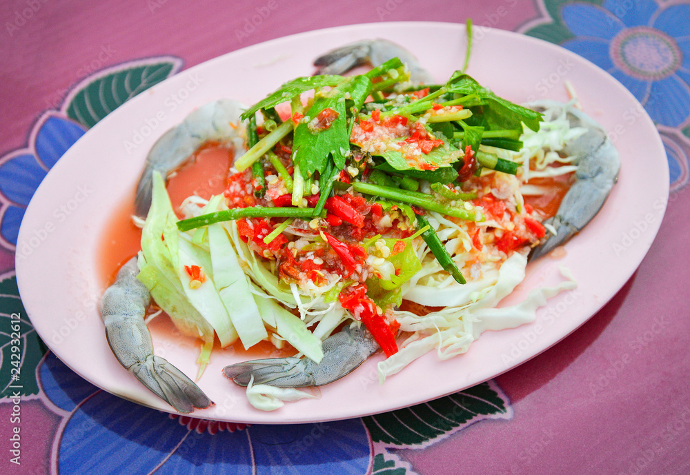 Raw shrimp and spicy sauce / seafood thailand - spicy salad shrimp in fish sauce Raw shrimp and spicy sauce / seafood thailand - spicy salad shrimp in fish sauce
