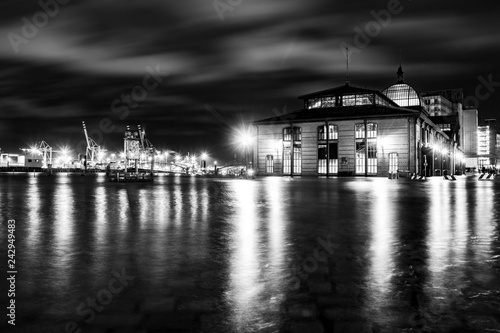 Hamburg Fischauktionshalle bei Hochwasser photo