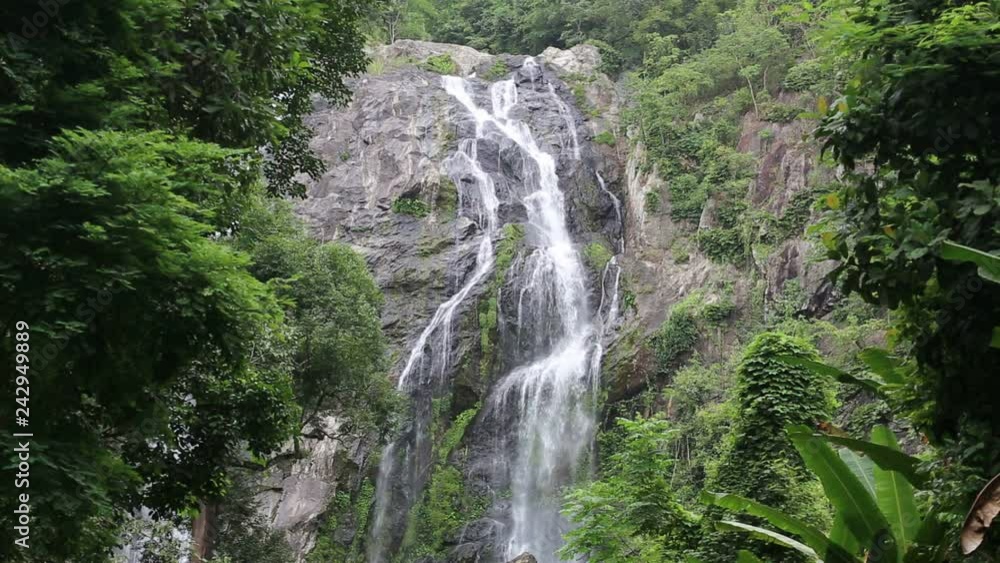 Klong Lan waterfall in Klong Lan national park at Kamphaeng Phet, Thailand Klong Lan waterfall in Klong Lan national park at Kamphaeng Phet, Thailand