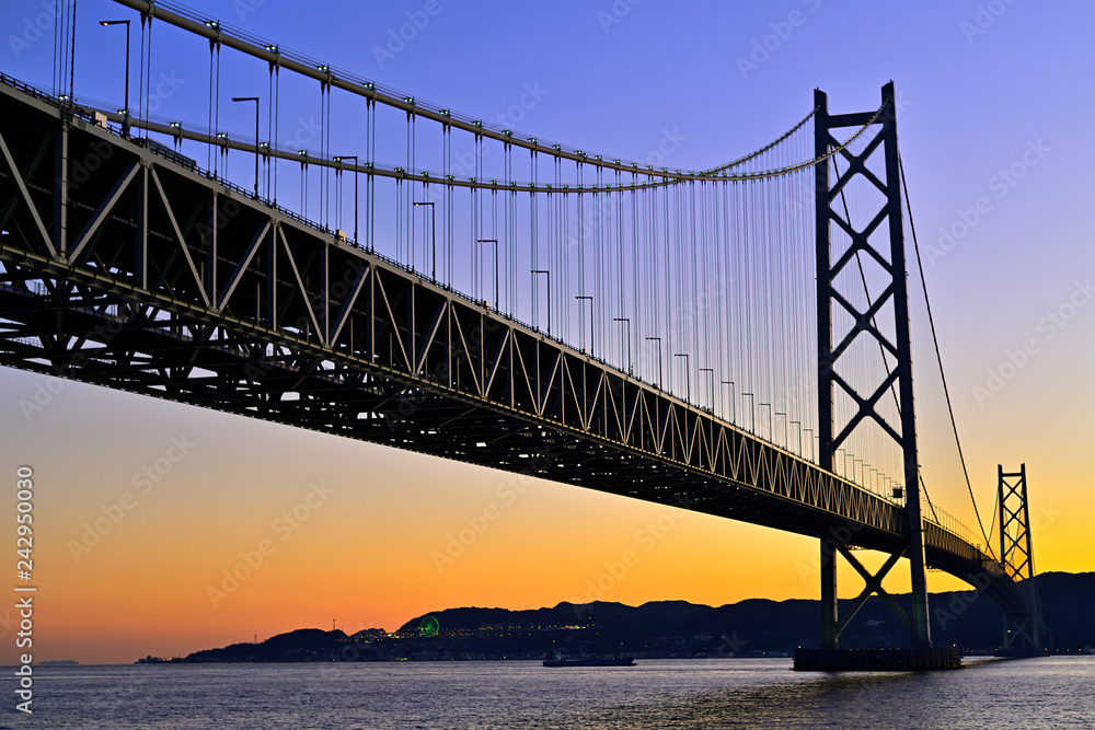 Obraz premium ブルーモーメントの明石海峡大橋
