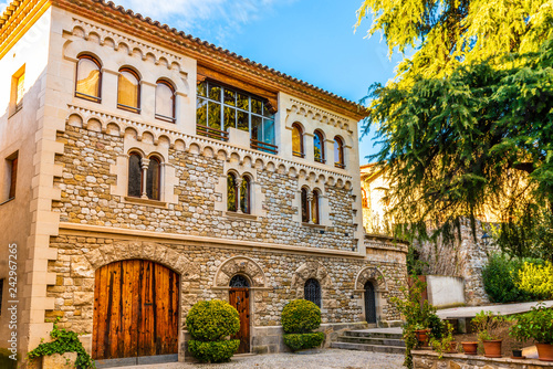 Magnifique village de Besalu en Catalogne, Espagne