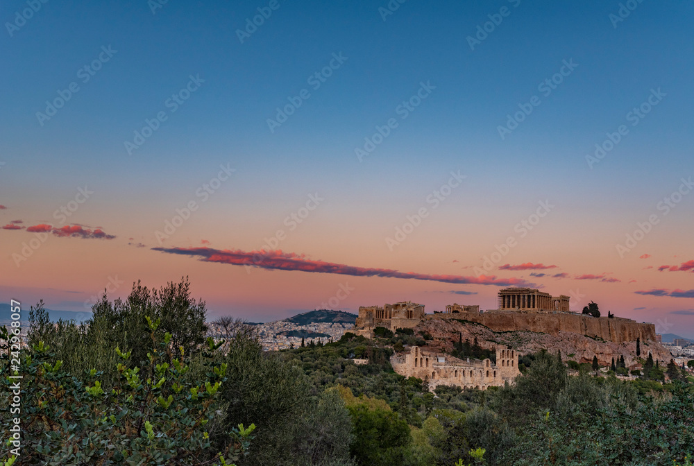 Vista dell'Acropoli di Atene al crepuscolo, Grecia	