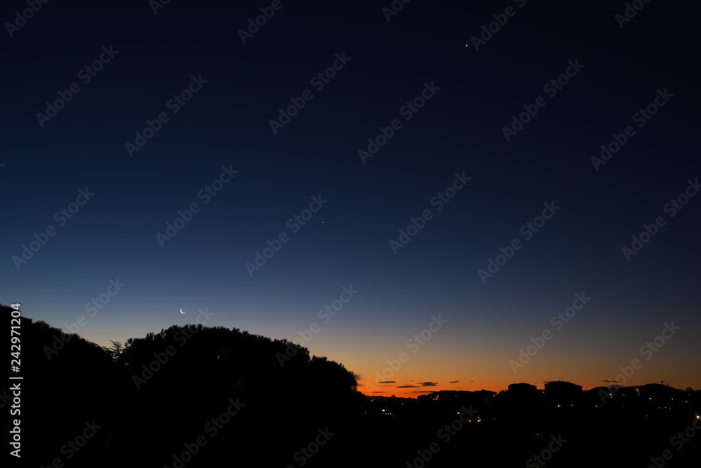 L'Alba su Roma con Luna Giove e Venere