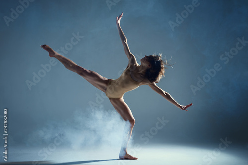 Photographie Dancing in cloud concept