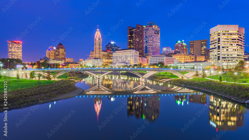 Columbus, Ohio, USA skyline on the river