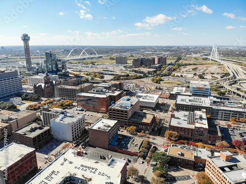 Canvastavla Aerial drone view uptown Dallas, Texas with two landmark bridges Margaret Hunt Hill Bridge and Margaret McDermott Bridge in background
