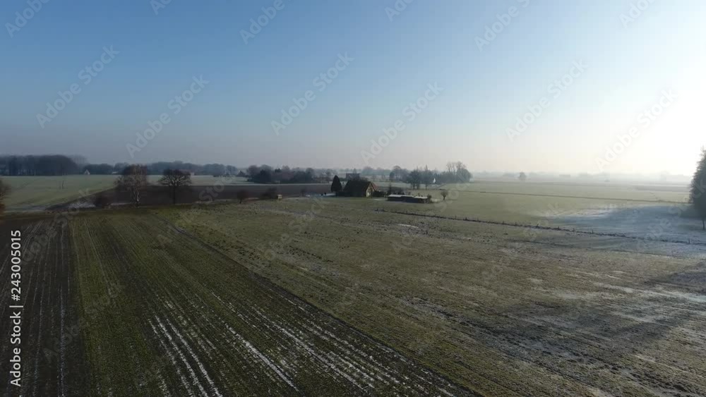 Ackerfläche im Winter aus der Luft