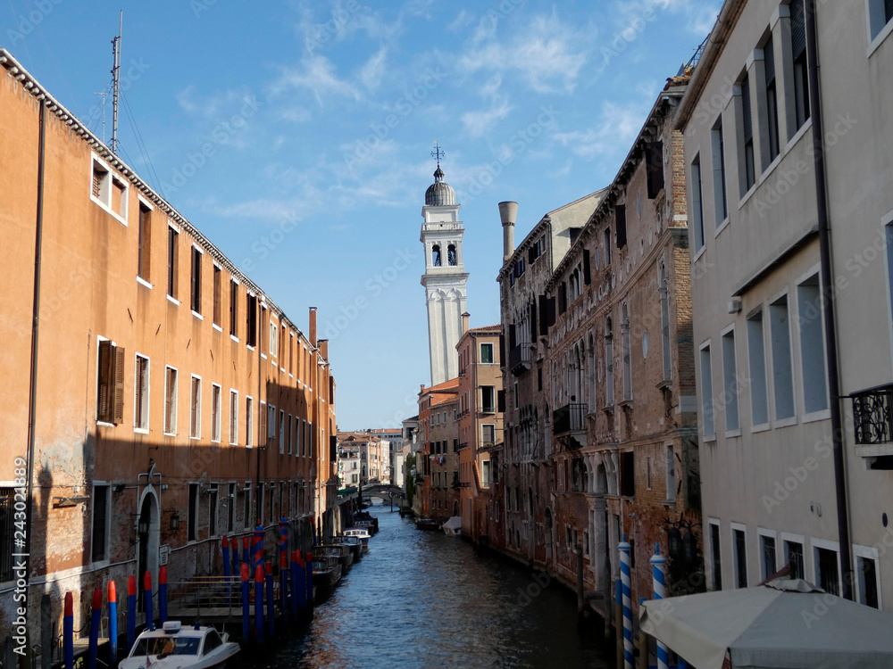 Uno de los canales de la ciudad italiana de Venecia.