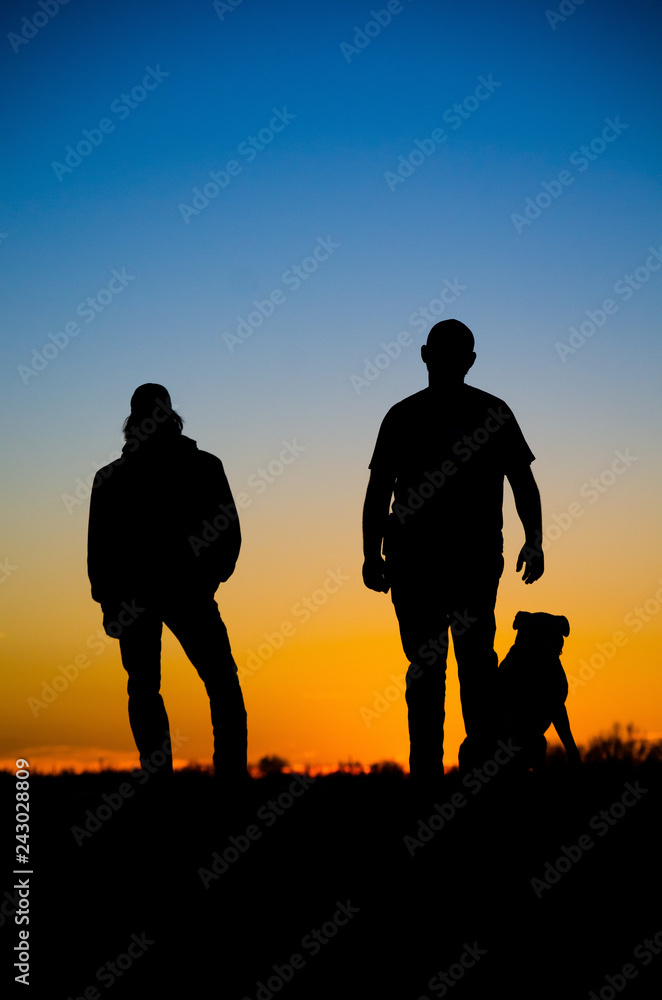 silhouette of family at sunset best friends bff
