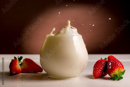 Latte e fragole milk, milk and strawberries
