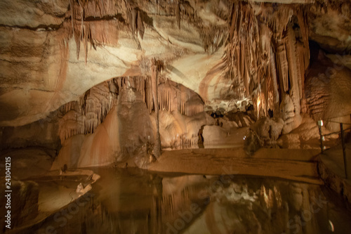 Tropfsteinhöhle in der Ardèche in Frankreich
