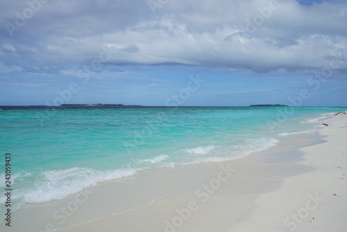 Beautiful seascape in the Maldives © Nicholas & Geraldine