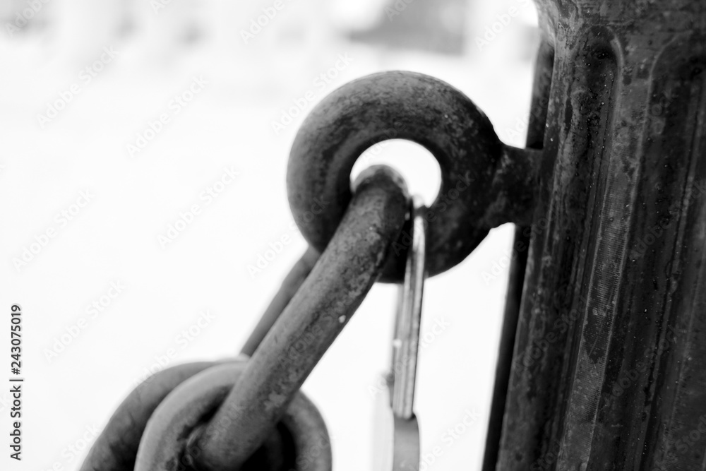 Naklejka premium chain, metal, link, steel, lock, strength, iron, security, connection, rust, strong, closeup, padlock, old, close-up, macro, links, rusty, isolated, silver, white, safety, industrial, secure, chains