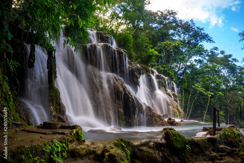 Hidden Waterfall © Raul Centeno