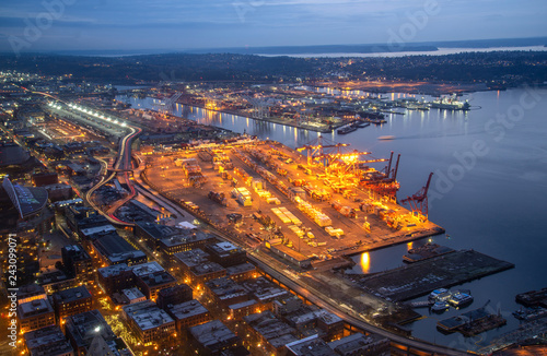 Fotografie Seattle, Elliott Bay and the Port from above West Seattle